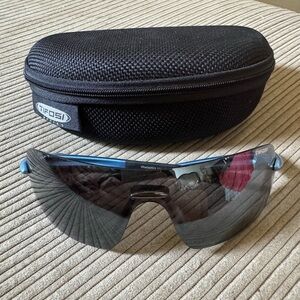 Tifosi Vogel smoke lens with blue arms